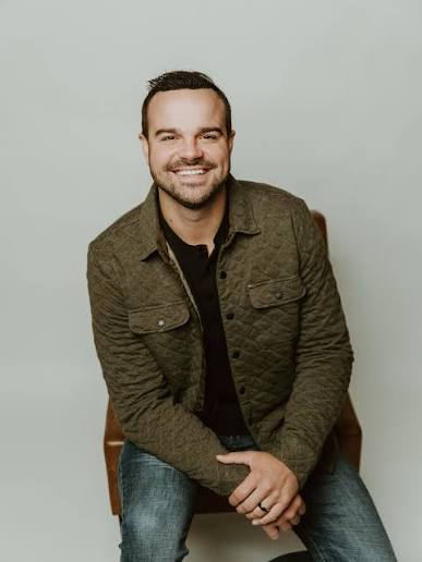 Dr. Zach Clinton
