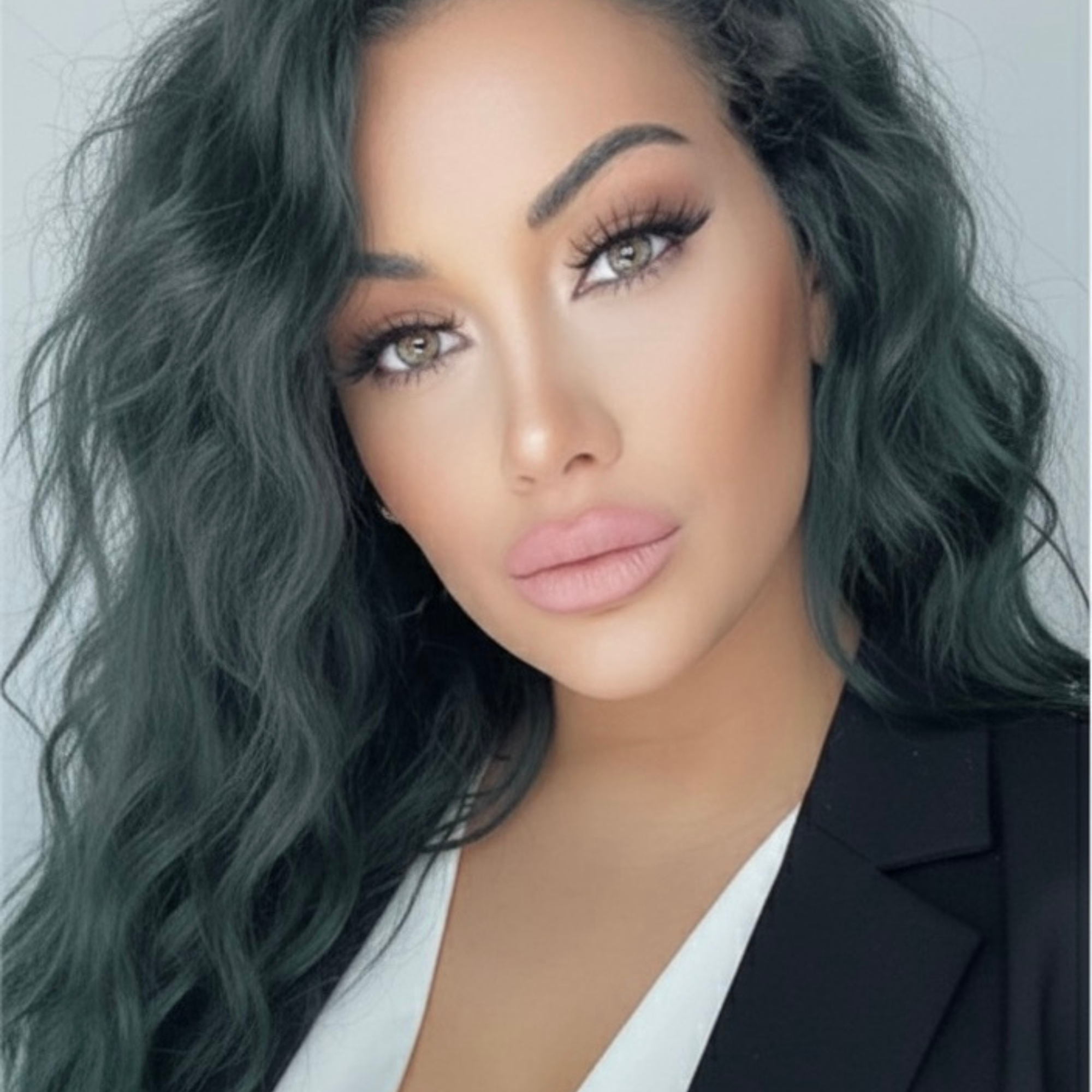 christina a body vibe academy founder and body contouring educator