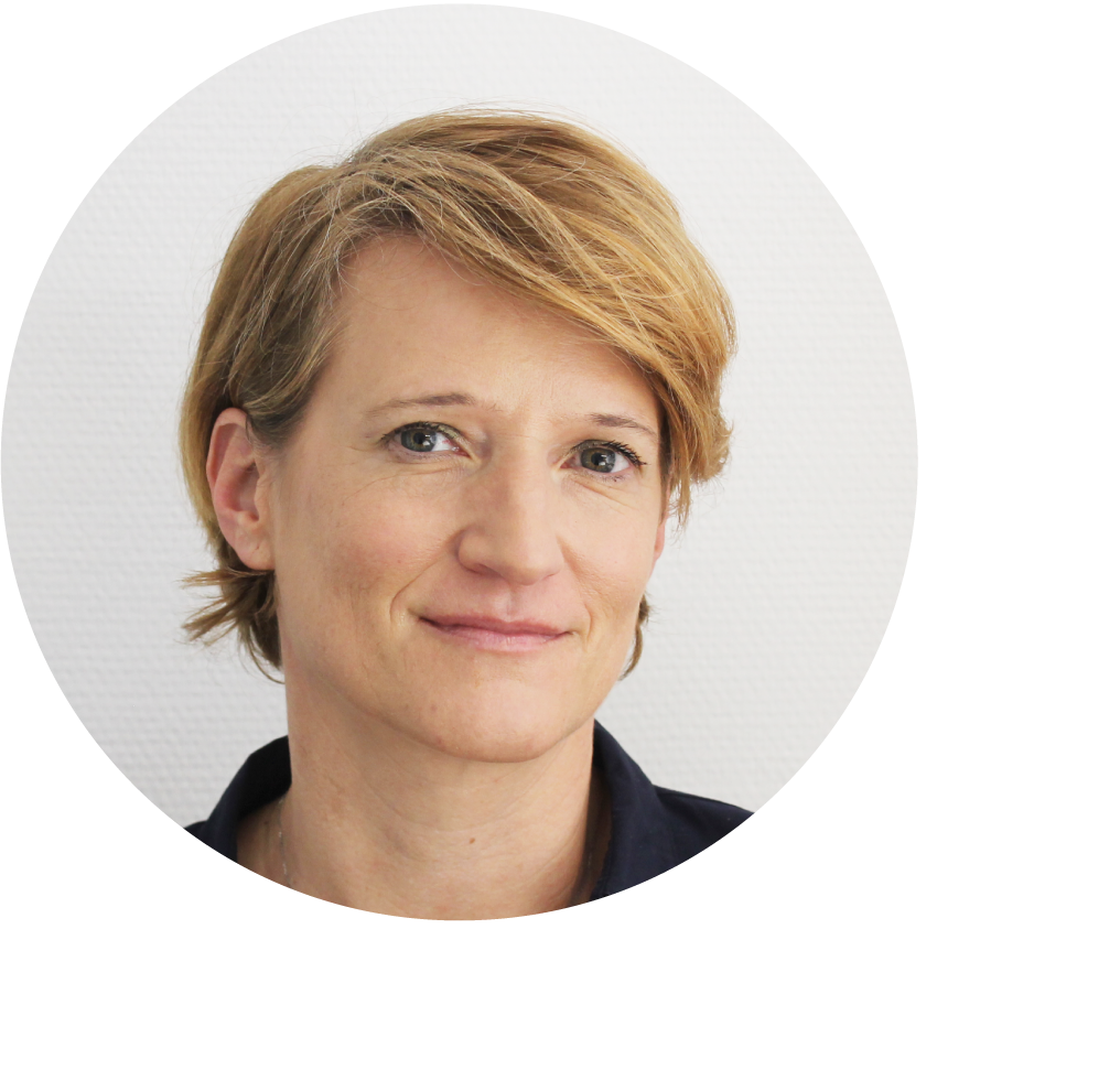 Lieselotte Mahler mit kurzen blonden Haaren