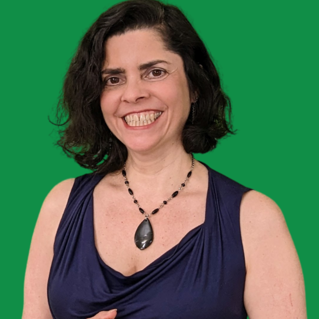 Luciana Lage teaching Brazilian Portuguese